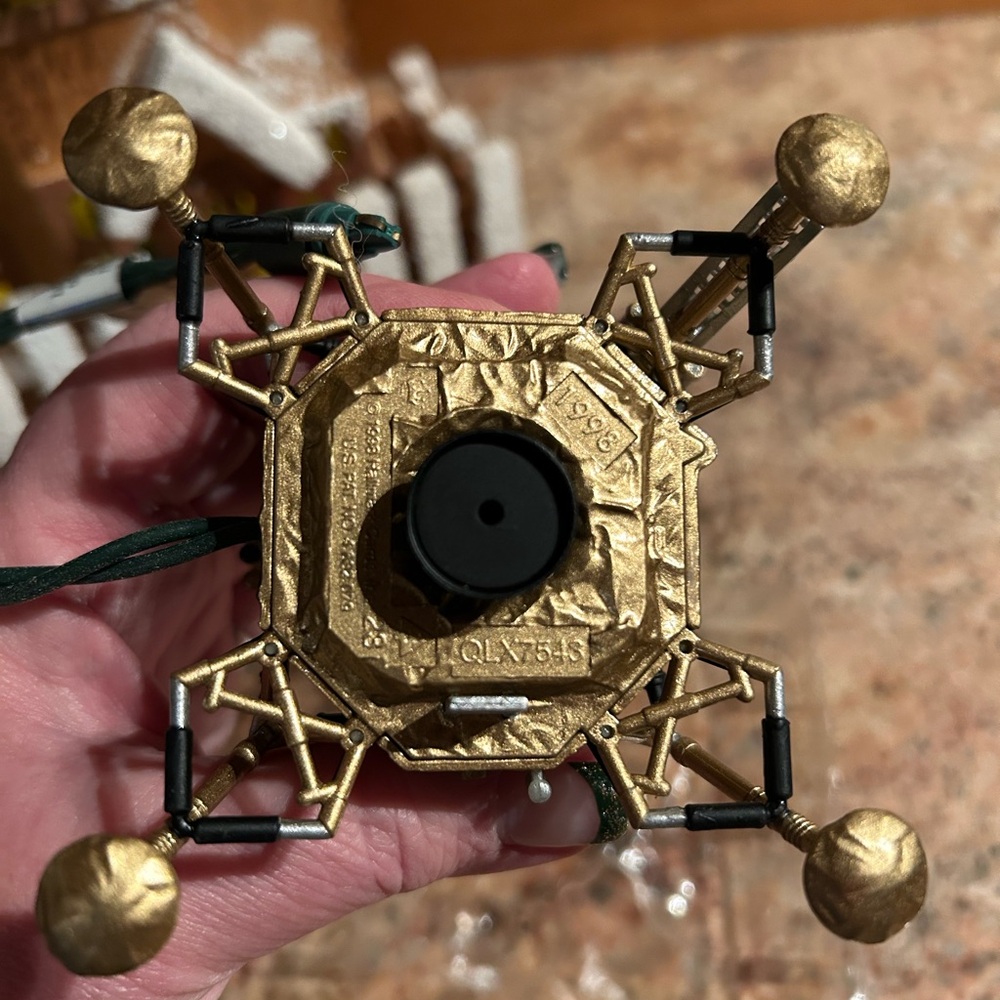 Hallmark 1998 Apollo Lunar Module #3 of Series Journeys Into Space Collection. - Picture 8 of 10